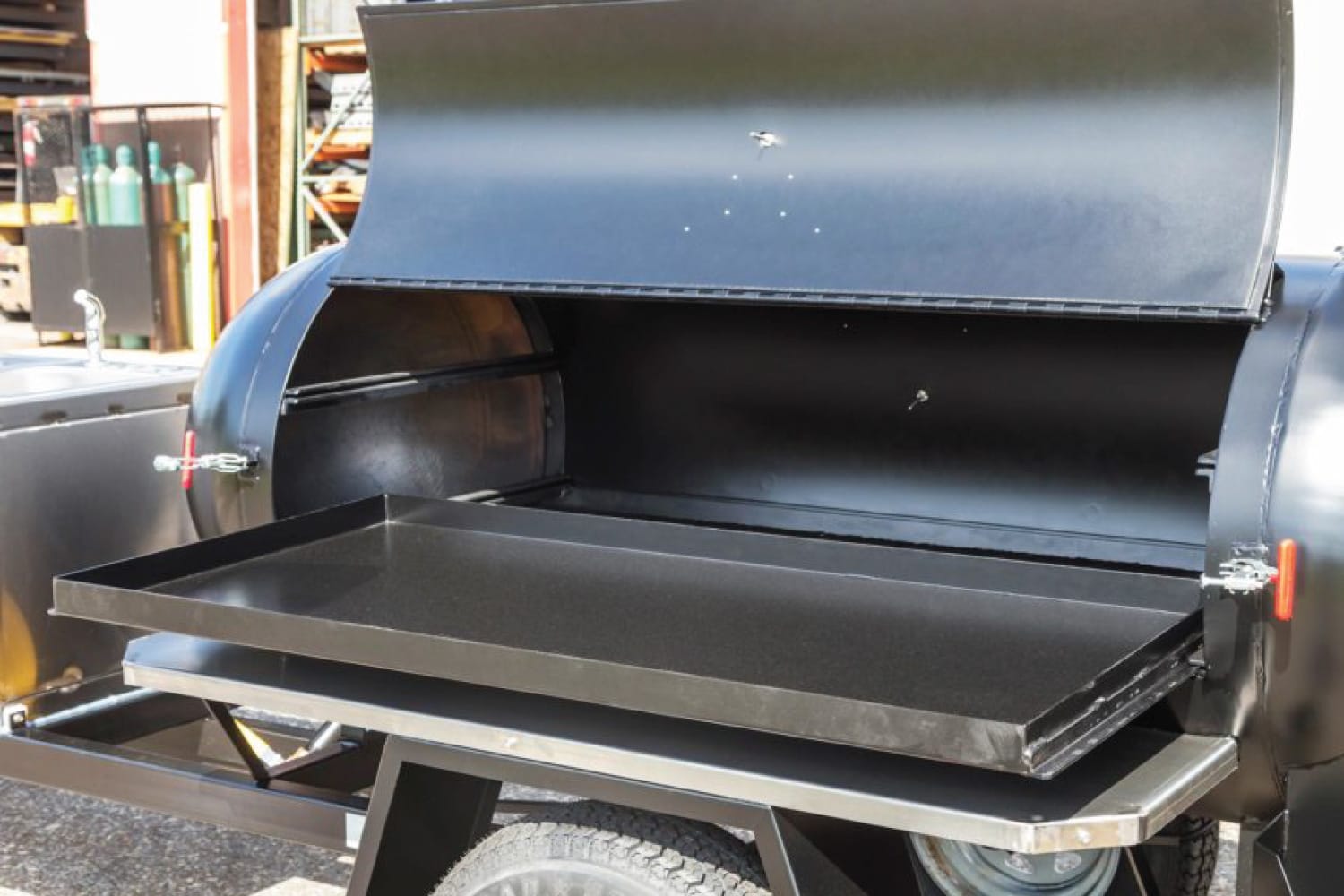 Taste the Difference: Reverse Flow vs Offset Smoker - Overview of Reverse Flow and Offset Smokers