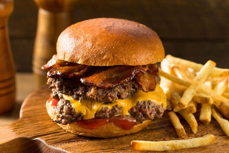 Sweet Meets Heat: The Perfect Bacon Burger Recipe You'll Love - Cooking Techniques for Flavorful Bacon